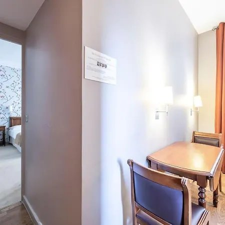 Appartamento Le Dujardin - Passy Tour Eiffel A Pied - 4 Personnes- Climatisation - Vue Sur Cour Parigi